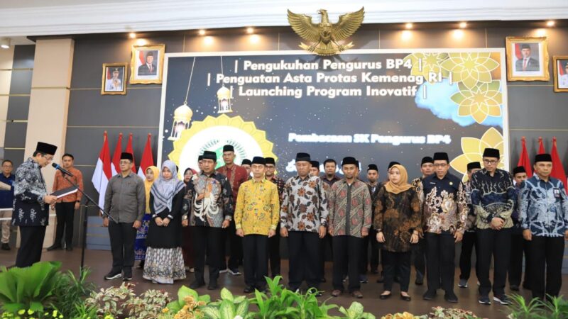 Menteri Agama, Nasaruddin Umar mengukuhkan Pengurus Badan Penasihatan, Pembinaan dan Pelestarian Perkawinan (BP4) Sumatra Barat di