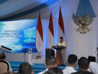 Presiden RI Prabowo Subianto mengatakan bahwa pemerintah menargetkan pendistribusian satu juta panel interaktif (smart board) pada tahun 2026