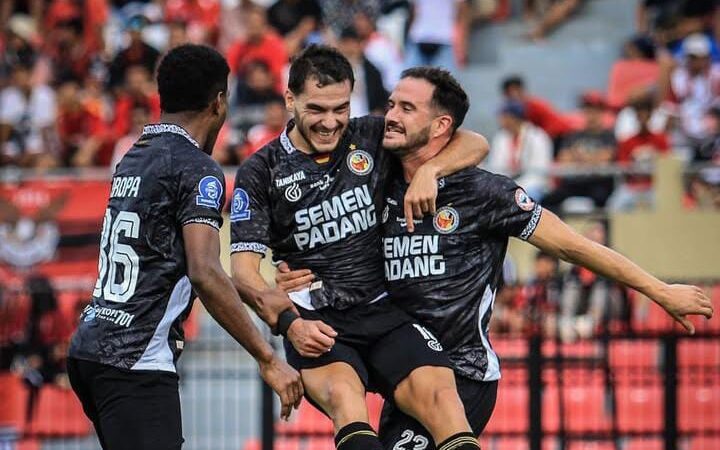 Semen Padang FC akhirnya memetik kemenangan penting usai menumbangkan Persijap Jepara pada Kamis (20/11/2025) di Stadion Bumi Kartini. 
