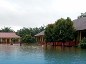Sebanyak 22 sekolah di Pasaman Barat terendam banjir akibat hujan dengan intensitas tinggi yang mengguyur daerah tersebut