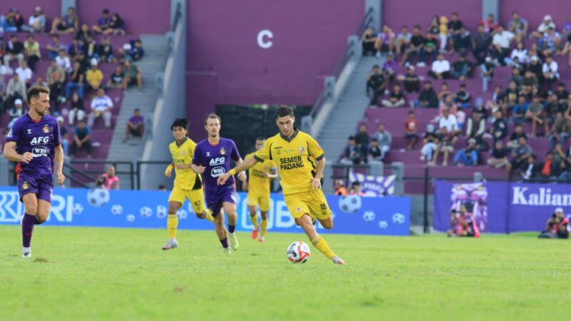 Semen Padang FC kalah 2-1 dari tuan rumah Persik Kediri pada pekan 14 Liga Super League 2025/2026 Kamis (27/11/2025) sore