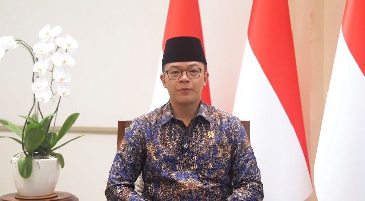 Menteri Luar Negeri RI, Sugiono memberikan dukungan kepada Deni Abdi sebagai ketua Ikatan Alumni Universitas Andalas (IKA Unand)