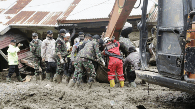 Total kerugian sementara akibat bencana hidrometeorologi yang melanda Sumbar mencapai Rp1 triliun lebih. Hal itu diketahui dari data yang