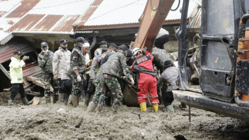Total kerugian sementara akibat bencana hidrometeorologi yang melanda Sumbar mencapai Rp1 triliun lebih. Hal itu diketahui dari data yang
