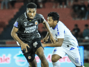 Semen Padang FC harus mengakui keunggulan Arema FC dengak skor 1-2