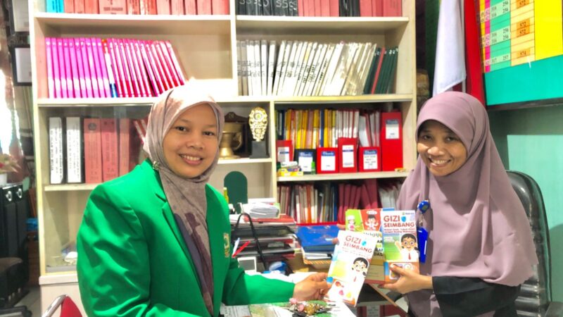 Dosen dan Mahasiswa FKM Unand Beri Edukasi Gizi Seimbang di SD Budi Mulia Padang