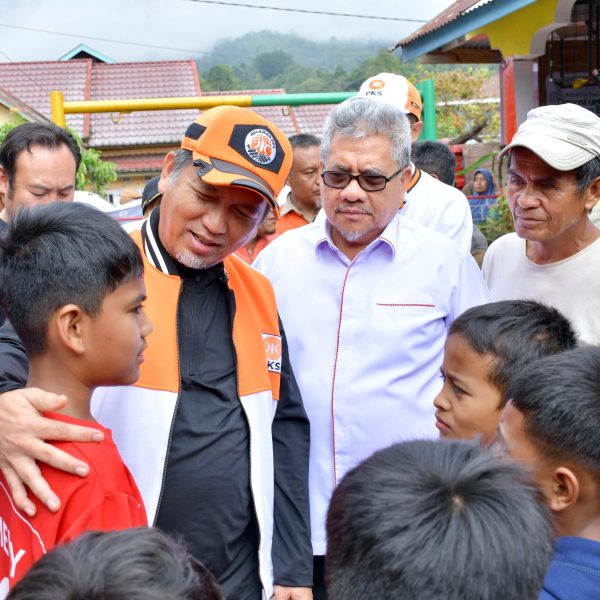 Presiden PKS Sambangi Malalak