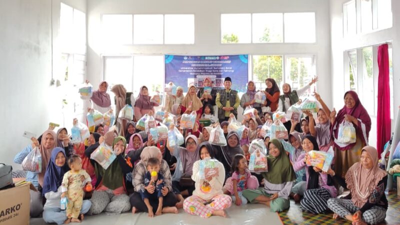 Tim PKM Tanggap Darurat Bencana UM Sumbar Lakukan Pendampingan Lansia di Kampung Lapai