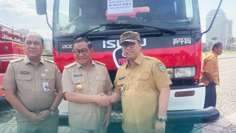 Pemko Padang Panjang Terima Hibah Armada Damkar dari Pemprov DKI