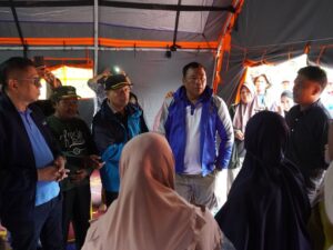 Terima Bantuan dari Partai Demokrat, Pengungsi Korban Bencana di Agam Titip Salam ke SBY Lewat Mulyadi