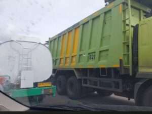 Macet Horor di Sitinjau Lauik, Pengendara Terjebak Lebih 11 Jam di Jalur Solok-Padang