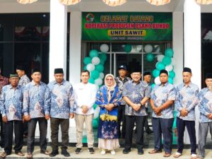 Wakil Bupati Dharmasraya, Leli Arni meresmikan Kantor Koperasi Produsen Usaho Bundo dan Tempat Pemakaman Umum (TPU) Nagari Tebing Tinggi,