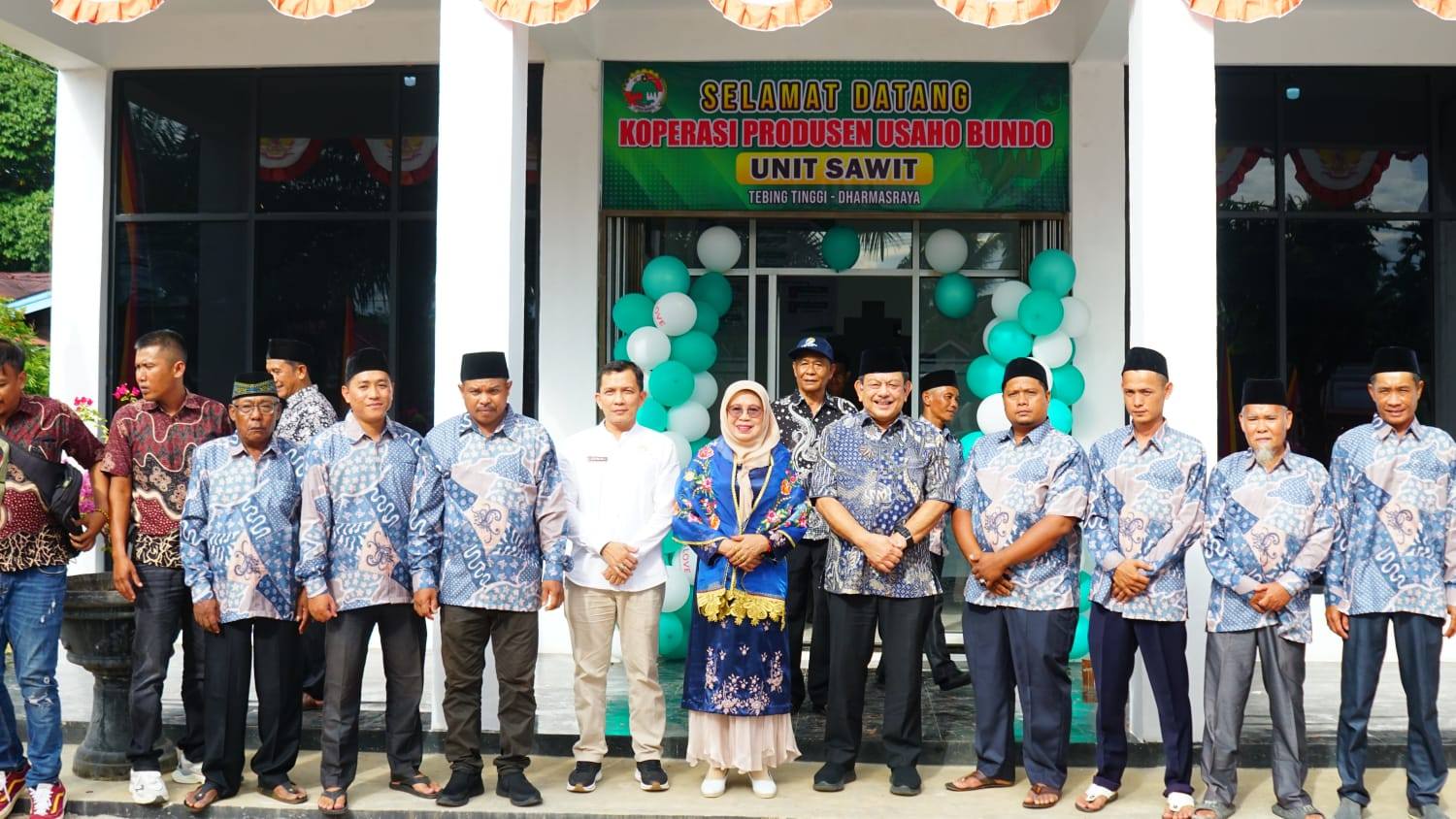 Perkuat Ekonomi Kerakyatan, Wabup Dharmasraya Resmikan Kantor Koperasi di Tebing Tinggi