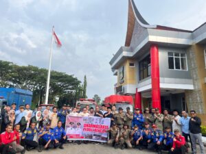 Sebanyak 55 Relawan Peduli Bencana Kabupaten Dharmasraya resmi diberangkatkan untuk membantu percepatan pemulihan pascabanjir bandang