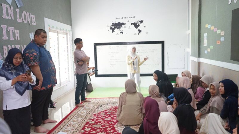 Dinas Pendidikan Dharmasraya bersama Tim Pendamping Program Unggulan Pendidikan Bupati Dharmasraya hadir melakukan Monitoring dan