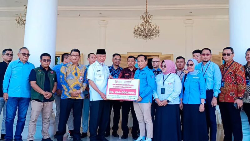 Bank Nagari dan FK-IJK Sumbar Salurkan Bantuan Rp244 Juta untuk Korban Bencana Sumbar