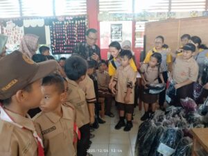 Gedung Sekolah Hanyut, Siswa SDN 49 Batang Kabung Numpang Ujian di Sekolah Lain