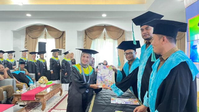 87 Lansia di Padang Panjang Diwisuda, Sehat dan Produktif di Usia Tua
