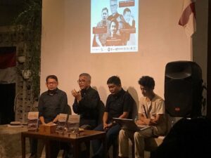 Tutup 2025, Fikrul Hanif Sufyan Luncurkan “Fort de Kock dan Depresi Ekonomi”