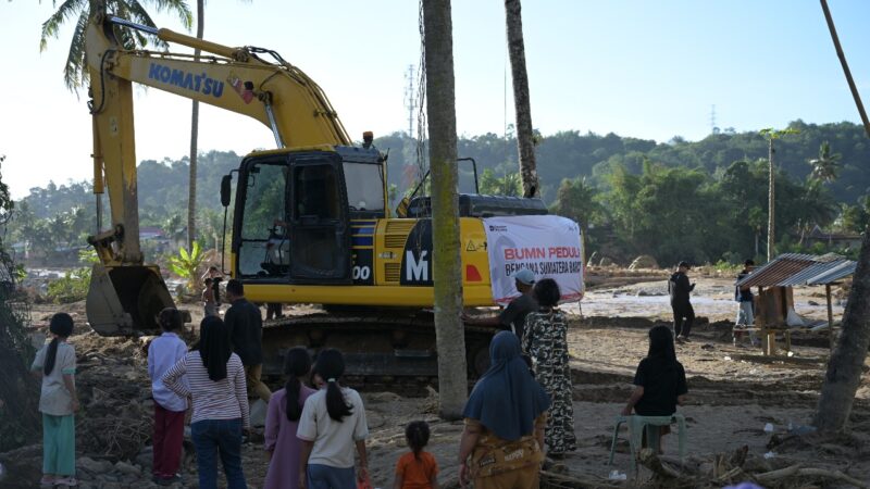 Dirikan Posko di Pauh, PT Semen Padang Kerahkan 3 Alat Berat