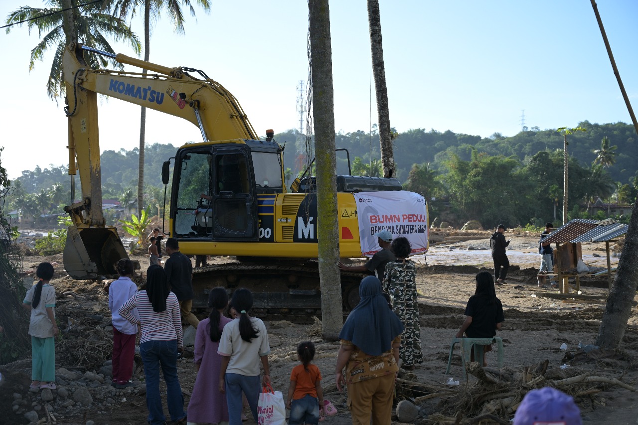 Dirikan Posko di Pauh, PT Semen Padang Kerahkan 3 Alat Berat