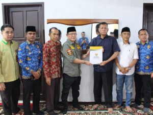 Pemko dan Baznas Payakumbuh Serahkan Bantuan Sosial ke Warga Korban Galodo Jembatan Kembar Padang Panjang