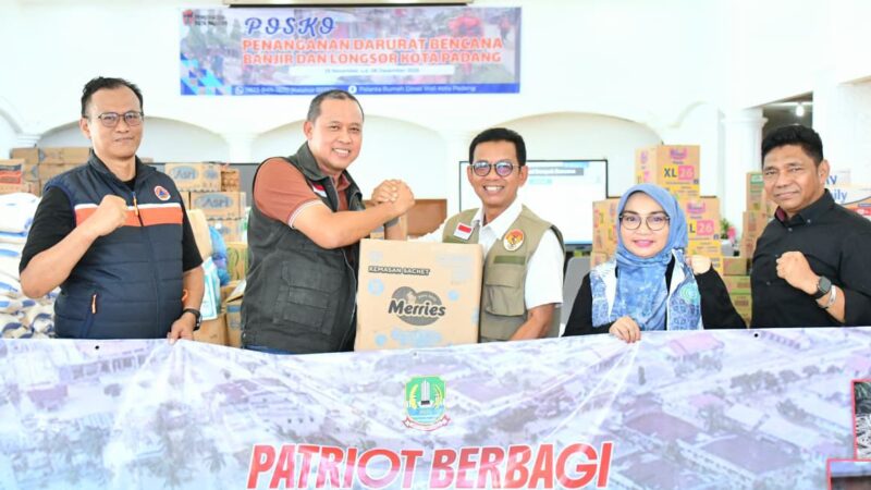 Pemko Bekasi Serahkan Bantuan Tanggap Darurat Bencana Kota Padang