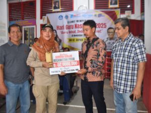 Mantan Dirut PT Semen Padang Dwi Soetjipto Kirim Bantuan Rp50 Juta untuk Korban Banjir Bandang di Pauh