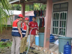 Semen Padang Peduli Salurkan Air Bersih untuk Warga Salareh Aia Timur Agam