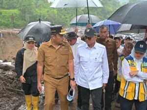 Wagub Vasko Dampingi Menteri PU Tinjau Kerusakan Infrastruktur Pascabencana di Sumbar