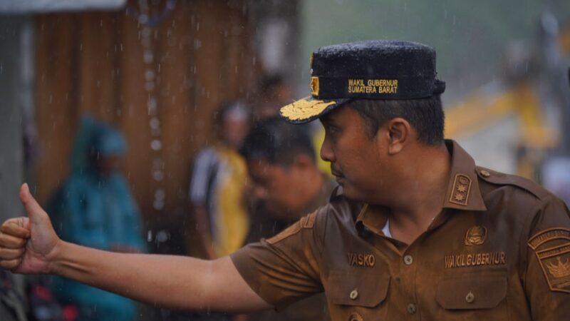 Bergerak Tanpa Pamrih, Wagub Apresiasi Relawan dan Tim Gabungan Tangani Bencana Sumbar