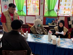 Posko Semen Padang Peduli Layani Pengobatan Gratis 84 Korban Banjir di Pauh