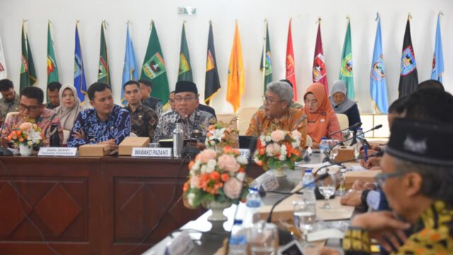 Rakor Pengendalian Inflasi, Pemda se- Sumbar Komit Kendalikan Harga Jelang Natal dan Tahun Baru