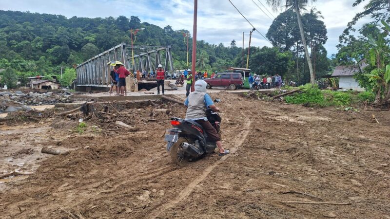 Semen Padang Peduli Kerahkan Alat Berat Sejak Pagi, Akses Jalan Batu Busuk Kembali Terbuka