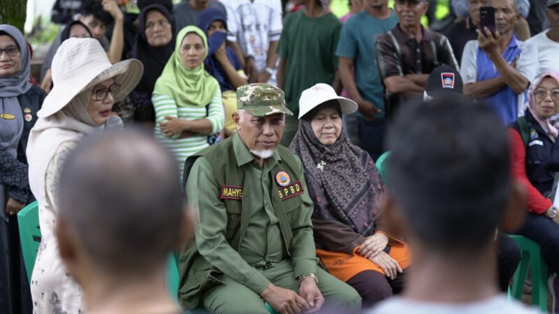 2 Minggu Tak Bisa Melaut, 205 Nelayan Pasia Nan Tigo Terima Bantuan dari Gubernur Sumbar