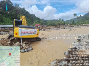 Alat Berat PT Semen Padang Masih Bekerja Buka Jalan di Batu Busuk