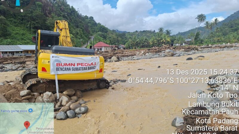 Alat Berat PT Semen Padang Masih Bekerja Buka Jalan di Batu Busuk