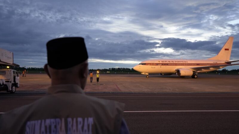 Gubernur Mahyeldi Sambut Kedatangan Presiden Prabowo Tinjau Penanganan Bencana