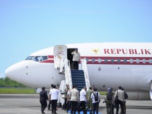 Tinjau Dampak Bencana di Sumbar, Mahyeldi: Kedatangan Presiden Penguat bagi Masyarakat