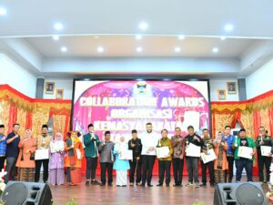 Berkontribusi Nyata di Masyarakat, Pemko Padang Beri Penghargaan Ormas