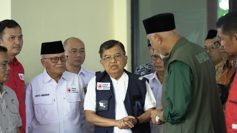 Gubernur Mahyeldi Sambut Ketum PMI Jusuf Kalla Tinjau Bencana Galodo di Sumbar