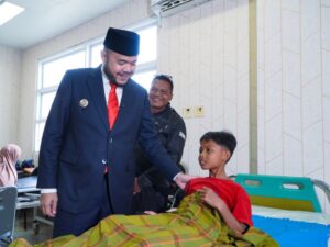 Wako Padang Hadiri Kegiatan Khitan Massal di RS UNAND