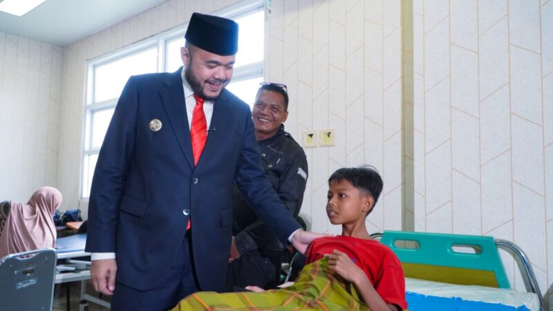 Wako Padang Hadiri Kegiatan Khitan Massal di RS UNAND