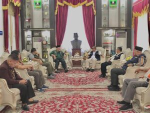 Gubernur Sumbar Terima Bantuan Rp1,15 Miliar dari Pemprov Kepri untuk Korban Banjir Bandang