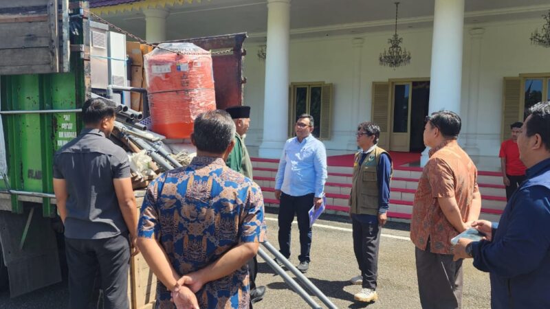 UNDIP Kirim Bantuan Mesin Penjernih Air untuk Warga Terdampak Bencana Sumbar