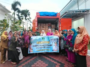 Gubernur Mahyeldi Lepas Bantuan 2,5 Ton Rendang untuk Korban Bencana di Aceh, Sumut, dan Sumbar