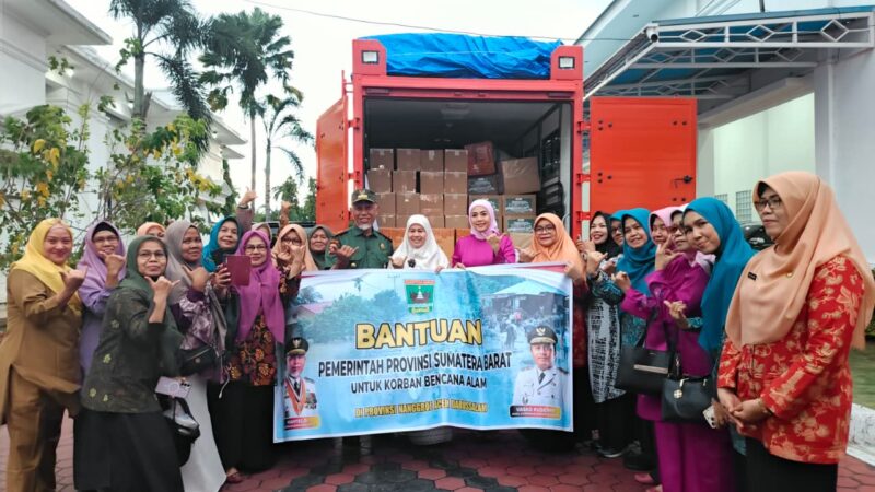 Gubernur Mahyeldi Lepas Bantuan 2,5 Ton Rendang untuk Korban Bencana di Aceh, Sumut, dan Sumbar