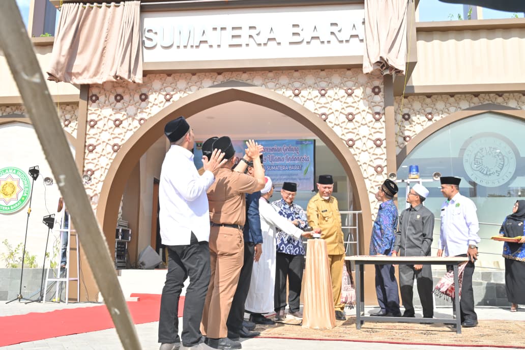 Gubernur Resmikan Penggunaan Gedung Baru MUI Sumbar