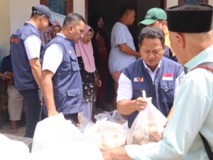 KAI Sumbar Salurkan Bantuan bagi Korban Bencana di Nanggalo dan Batu Busuk
