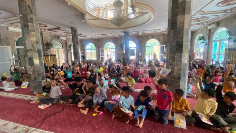 Antusiasme Anak-Anak Warnai Hari Terakhir PKM UM Sumbar di Surau Gadang Nanggalo